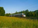 ICE 1602 aus München Hbf ist bei Saalfeld auf dem Weg über die idyllische <a href= https://www.youtube.com/watch?v=DqaBPmjaGNA >Saalbahn</a> nach Dresden Hbf über Leipzig. (24.06.2010)